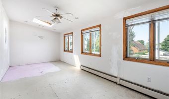 47 Allston Ave, Middletown, RI 02842