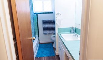 570 N Curtis St, Blackfoot, ID 83221