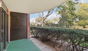 1405 E Central Rd 122C, Arlington Heights, IL 60005