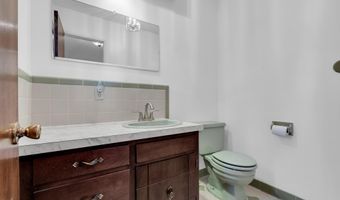 3908 SHORT HILL Dr, Allentown, PA 18104