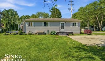 2122 Michigan St, Algonac, MI 48001