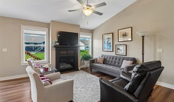 2812 NW 43rd St, Ankeny, IA 50023