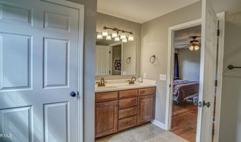 17500 Bridle Dr, Abingdon, VA 24210