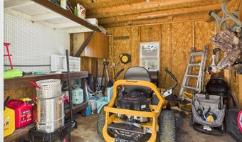 121 Woodland Dr, Hartford City, IN 47348