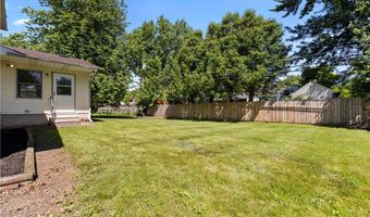 536 Fieldstone Dr, Amherst, OH 44001