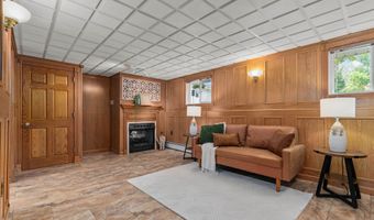1525 E JOHN St, Appleton, WI 54915