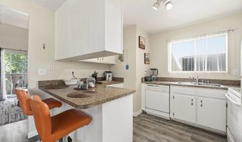 2566 White Oak Pl 6, Escondido, CA 92027