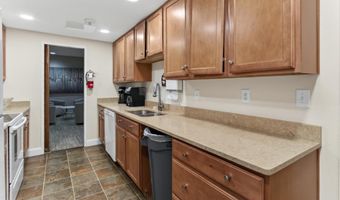 6101 EDSALL Rd 312, Alexandria, VA 22304
