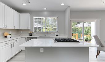 43820 LAUREL RIDGE Dr, Ashburn, VA 20147