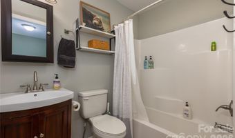 5 Shadowlawn Dr, Asheville, NC 28806
