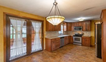 853 S West St, Agawam, MA 01030