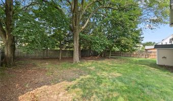 15 Spruce Ave, Cranston, RI 02910