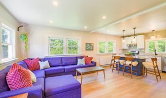 221 Lincolnville Ave, Belfast, ME 04915