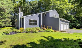 3 N Chestnut Hill Rd, Albany, NY 12211