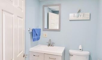 40 Kathryn Ln, Bangor, ME 04401