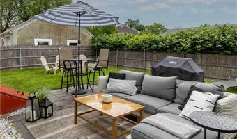 31 Bowen St, East Providence, RI 02916