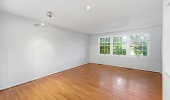 5028 9TH St S, Arlington, VA 22204