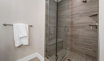 7 Longview Dr 105, Atkinson, NH 03811