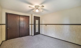 831 W Gebhard Ln, Alden, NY 14004