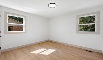 207 Oakmont Dr, Boiling Springs, SC 29316