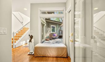 545 Ashland Creek Dr, Ashland, OR 97520