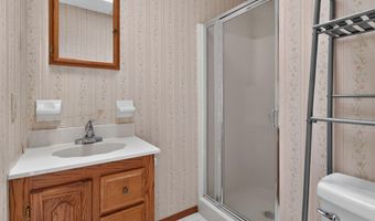 17 Railroad Ave, Beachwood, NJ 08722