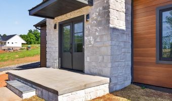 9041 Stonewall Rd, Appomattox, VA 24522