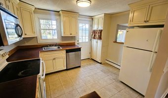 35 Meadow Rd, Clinton, CT 06413