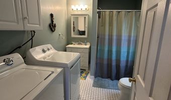 180 Clark Ave, Branford, CT 06405