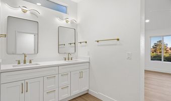 2808 Crown Ridge Dr, Las Vegas, NV 89134