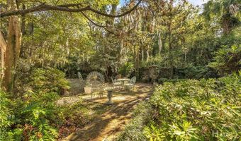 905 Goebel Ave, Savannah, GA 31404