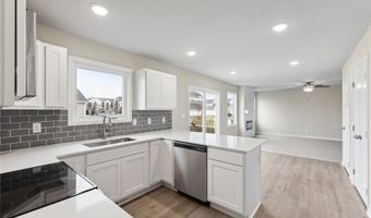 303 29th St SW, Altoona, IA 50009