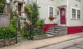 74 Third St, Newport, RI 02840