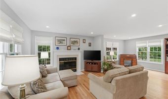 130 Village Hill Ln, North Kingstown, RI 02852