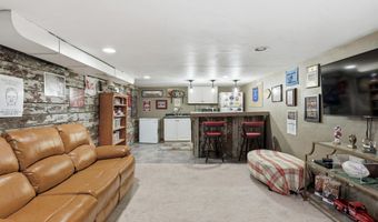 1420 N OWAISSA St, Appleton, WI 54911