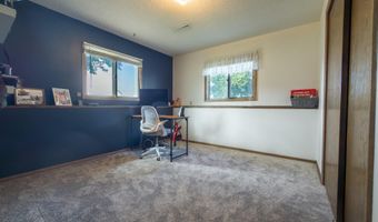 1115 NE 15th Ave, Aberdeen, SD 57401