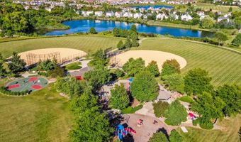 348 W POINT Cir, Algonquin, IL 60102