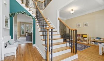 2440 Saxony Trce, Alpharetta, GA 30005