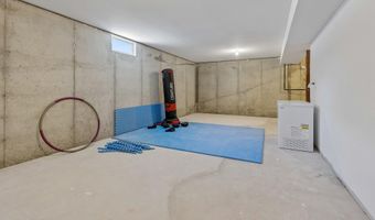 1 Melinda Ct, Bayville, NJ 08721