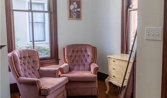 201 W 33rd St, Savannah, GA 31401