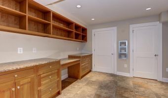 4706 32ND St N, Arlington, VA 22207