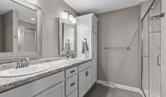 11 HILLTOP Ct, Appleton, WI 54914