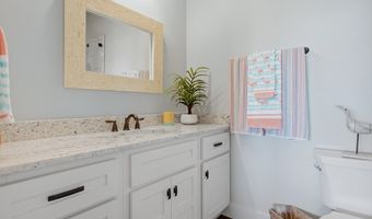 1009 Fiji Dr, Rockport, TX 78382