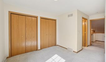 3354 N Stone Creek Cir, Madison, WI 53719