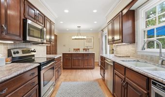 1230 23RD St S, Arlington, VA 22202