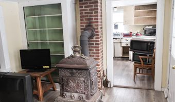 7 Frog Holler Ln, Augusta, ME 04330