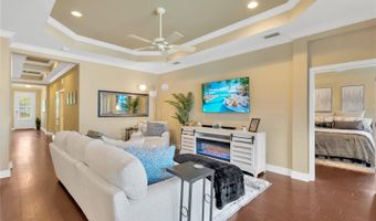 6420 SEASOUND Dr, Apollo Beach, FL 33572