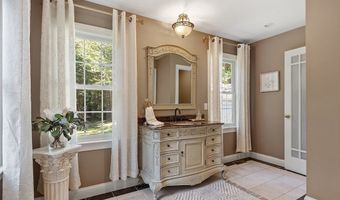 89 School House Ln, Boxborough, MA 01719