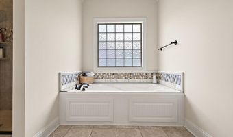 822 Osagian Cir, Brandon, MS 39042