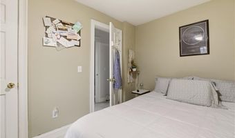 9 Bacheller St, Newport, RI 02840